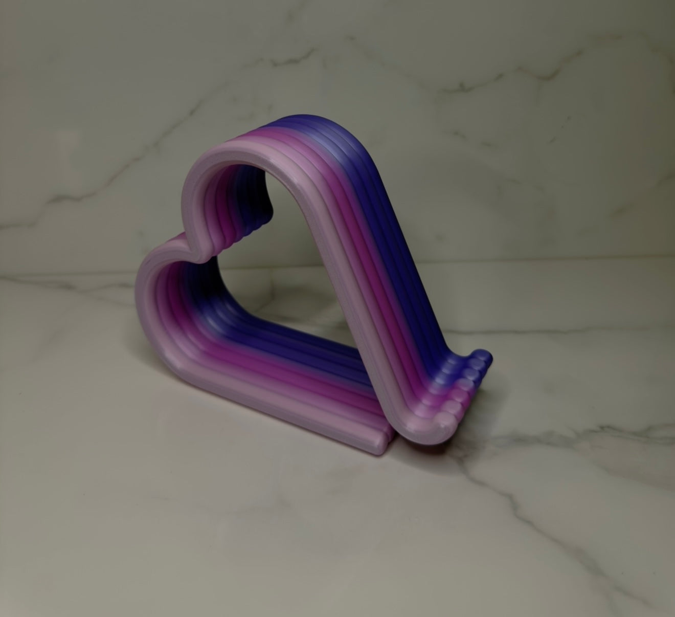 Ribbed Phone Stand